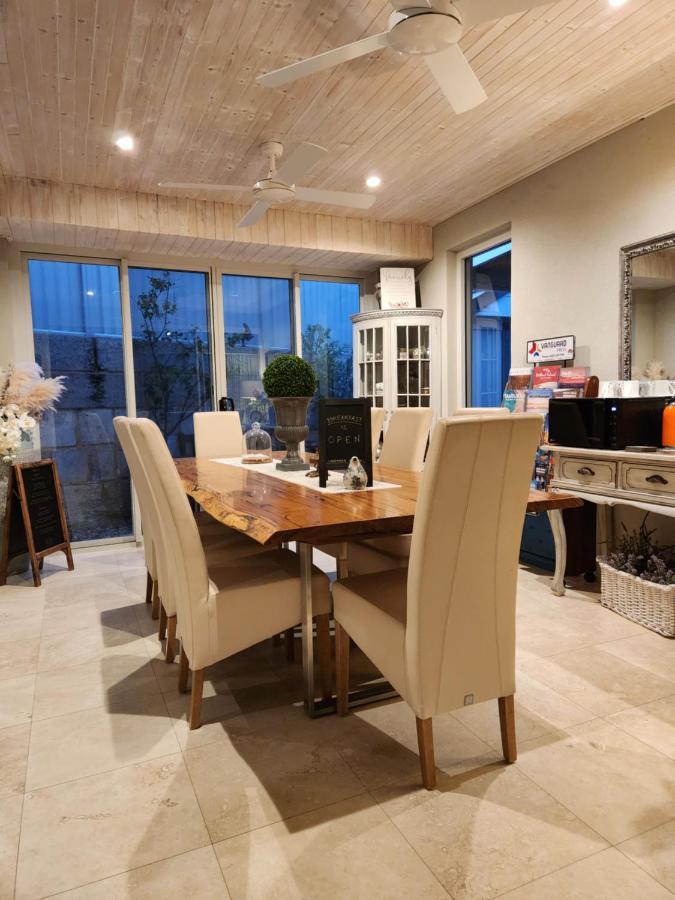 Bed and Breakfast Lavender Manor Bnb Alkimos Экстерьер фото