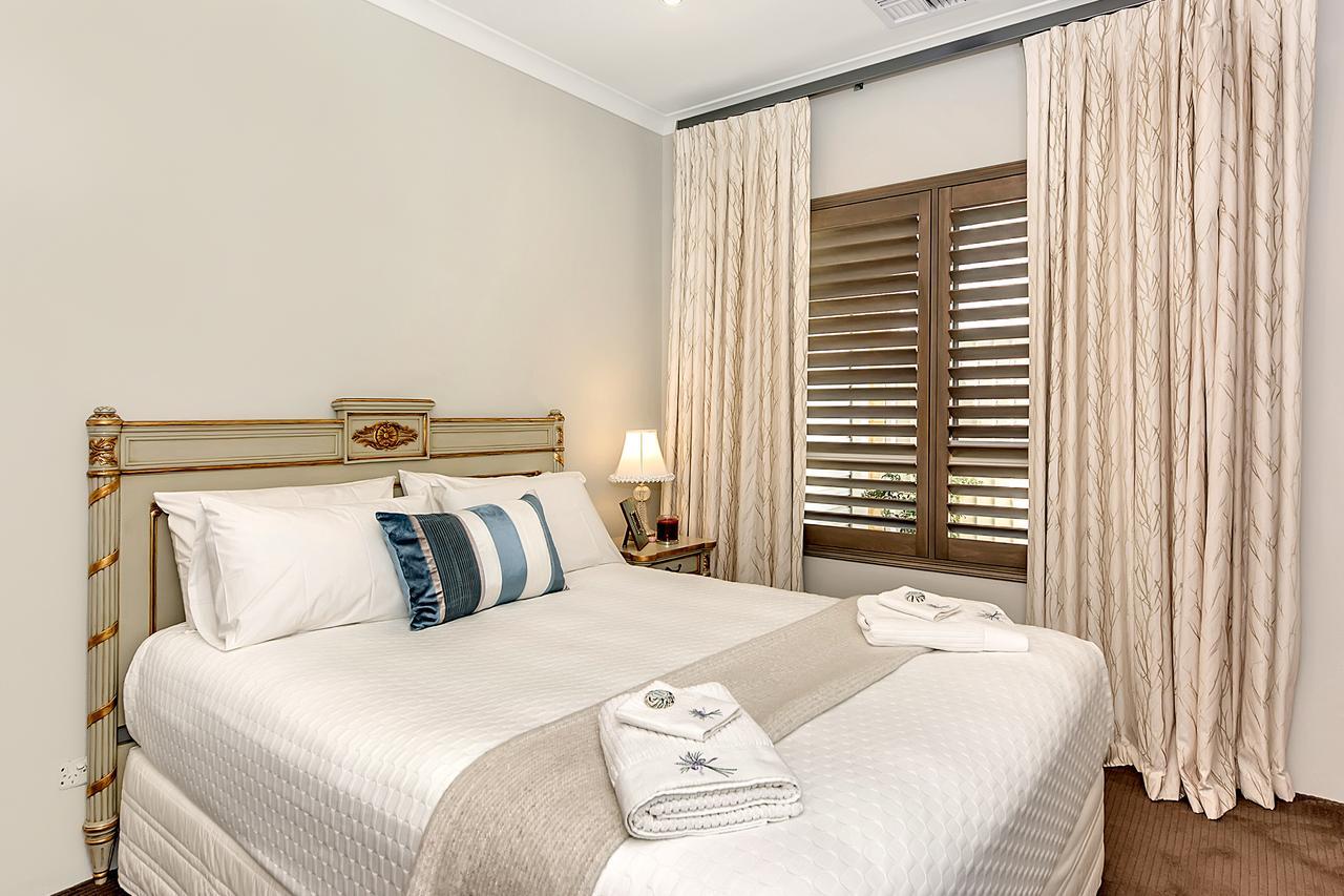 Bed and Breakfast Lavender Manor Bnb Alkimos Экстерьер фото